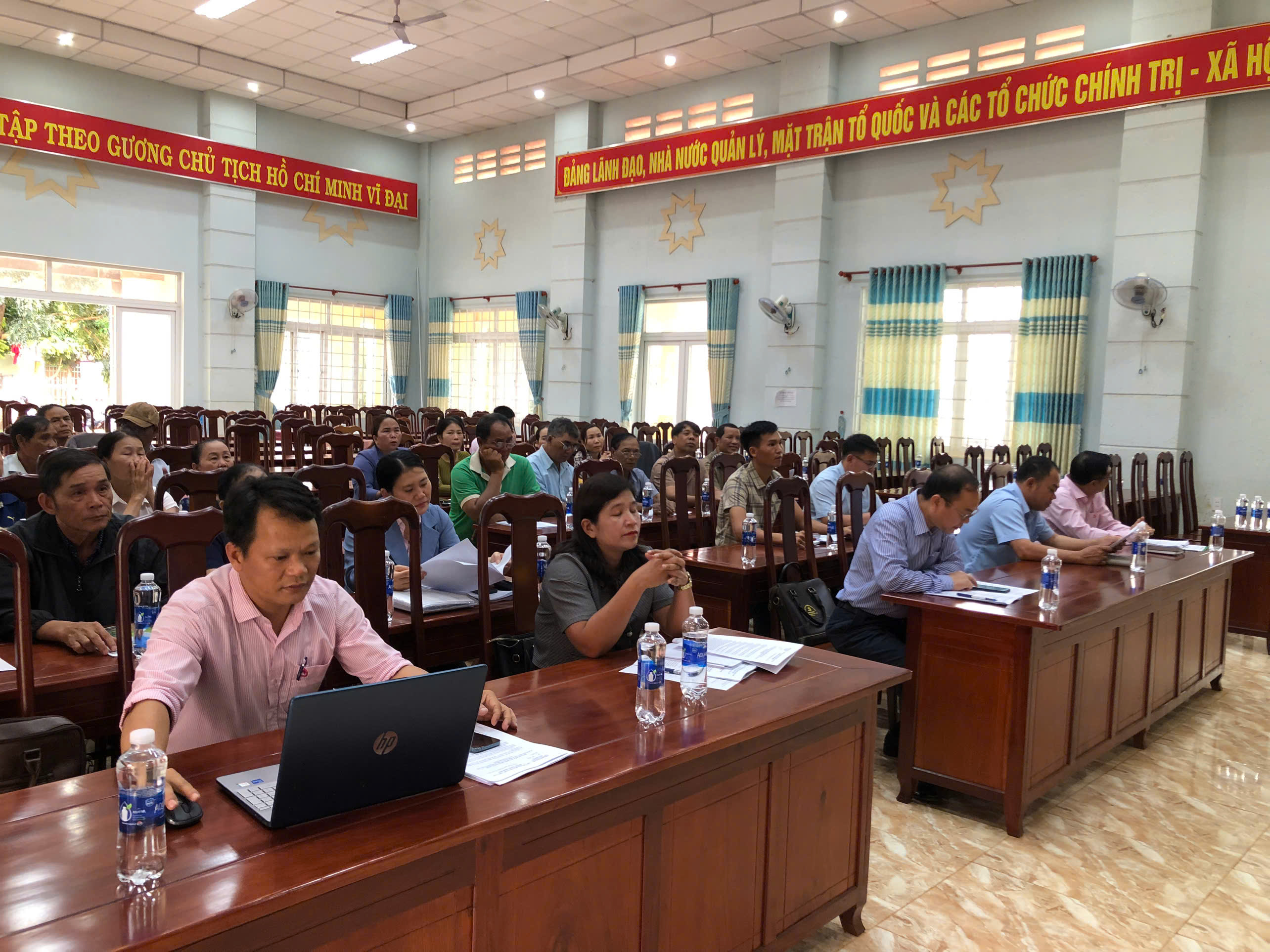 các đại biểu tham dự